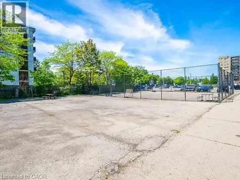 15 Nicklaus Drive Hamilton ON L8K 5L5