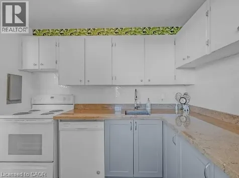 15 Nicklaus Drive Hamilton ON L8K 5L5