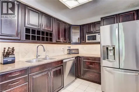 702 Elgin Street North Cambridge ON N1R 7W6