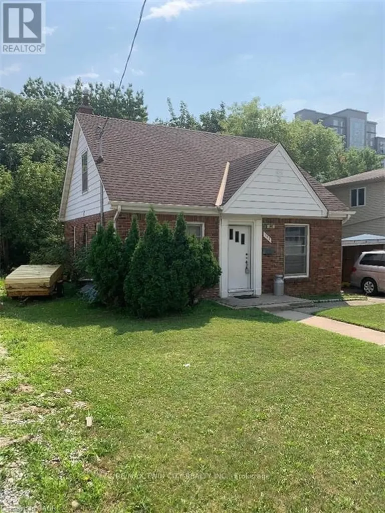 342 King St N Street North Waterloo ON N2J 2Z2