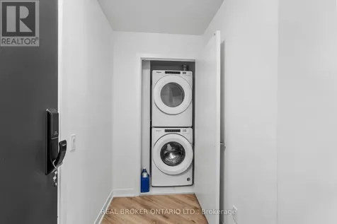 405 Dundast Street West Oakville (go Glenorchy) ON L6M 5P9