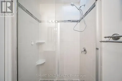 151 Silas Hill Drive Toronto (don Valley Village) ON M2J 2X8