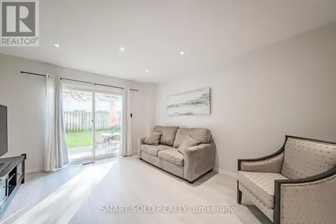 151 Silas Hill Drive Toronto (don Valley Village) ON M2J 2X8