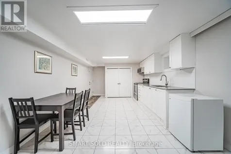 151 Silas Hill Drive Toronto (don Valley Village) ON M2J 2X8