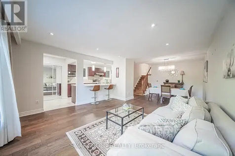 151 Silas Hill Drive Toronto (don Valley Village) ON M2J 2X8