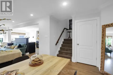 112 Talltree Crescent Ottawa ON K2S 0A9