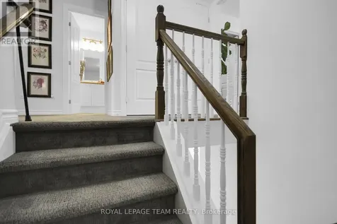 112 Talltree Crescent Ottawa ON K2S 0A9