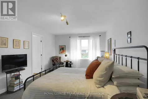 112 Talltree Crescent Ottawa ON K2S 0A9