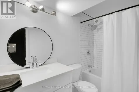 112 Talltree Crescent Ottawa ON K2S 0A9