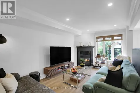 112 Talltree Crescent Ottawa ON K2S 0A9