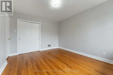 1086 Apolydor Avenue Ottawa ON K1H 8A9
