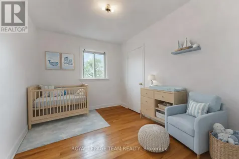 1086 Apolydor Avenue Ottawa ON K1H 8A9