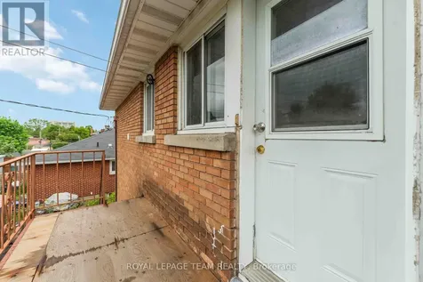 1086 Apolydor Avenue Ottawa ON K1H 8A9
