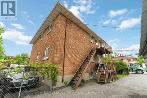 1086 Apolydor Avenue Ottawa ON K1H 8A9