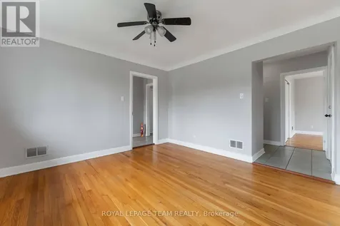 1086 Apolydor Avenue Ottawa ON K1H 8A9