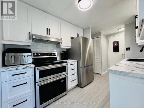 1 Nectarine Court Innisfil ON L9S 1M4