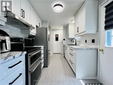 1 Nectarine Court Innisfil ON L9S 1M4