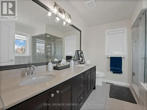 19 Berryman Lane Markham (cornell) ON L6B 1M6