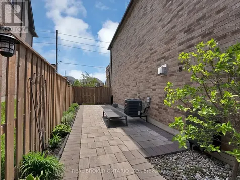 19 Berryman Lane Markham (cornell) ON L6B 1M6