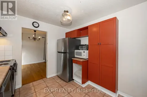 21 Southview Crescent Ottawa ON K2E 5R4