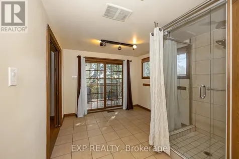 21 Southview Crescent Ottawa ON K2E 5R4
