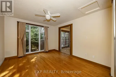 21 Southview Crescent Ottawa ON K2E 5R4