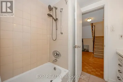 21 Southview Crescent Ottawa ON K2E 5R4
