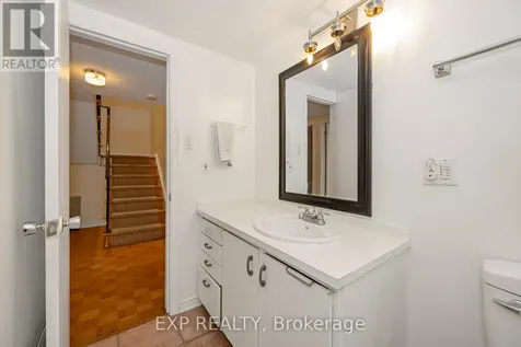 21 Southview Crescent Ottawa ON K2E 5R4