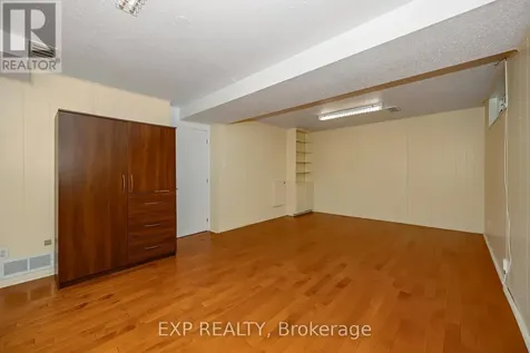 21 Southview Crescent Ottawa ON K2E 5R4