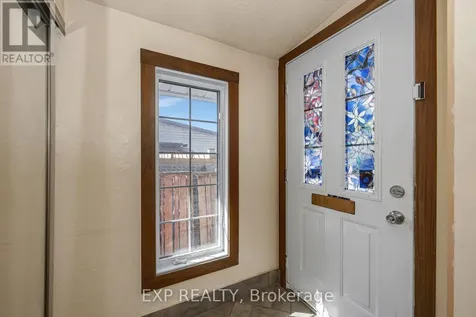21 Southview Crescent Ottawa ON K2E 5R4
