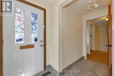 21 Southview Crescent Ottawa ON K2E 5R4