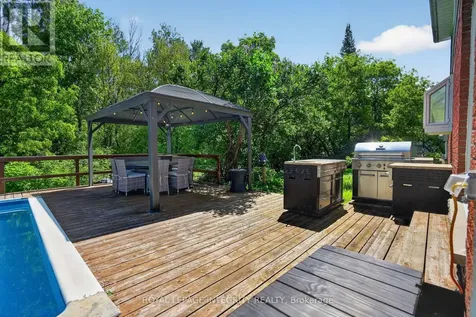 1243 Plante Drive Ottawa ON K1V 9E9