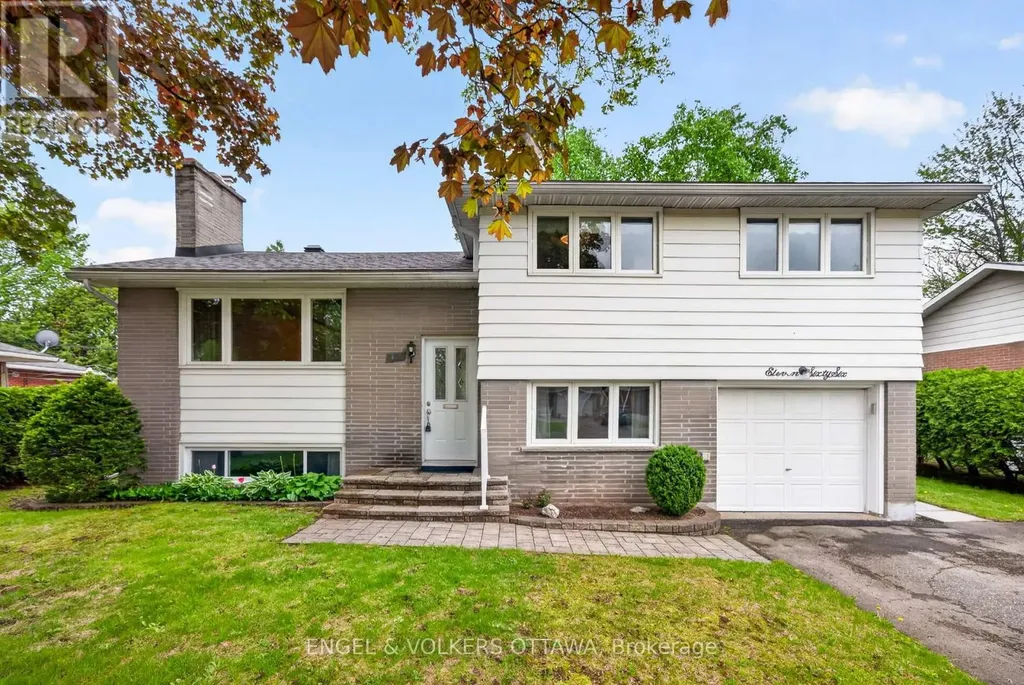 1166 Castle Hill Crescent Ottawa ON K2C 2A8