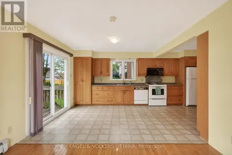 1166 Castle Hill Crescent Ottawa ON K2C 2A8