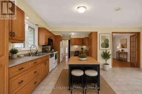 1166 Castle Hill Crescent Ottawa ON K2C 2A8