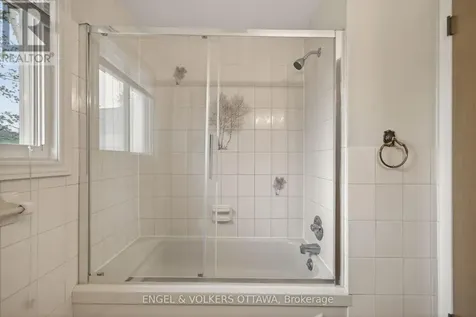 1166 Castle Hill Crescent Ottawa ON K2C 2A8