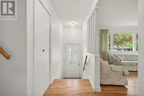 1166 Castle Hill Crescent Ottawa ON K2C 2A8