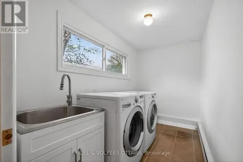 1166 Castle Hill Crescent Ottawa ON K2C 2A8