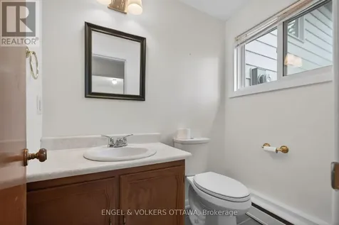 1166 Castle Hill Crescent Ottawa ON K2C 2A8