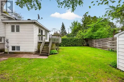 1166 Castle Hill Crescent Ottawa ON K2C 2A8