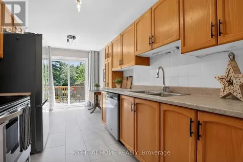 88 Furlong Crescent Ottawa ON K2M 2H9