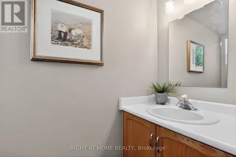 88 Furlong Crescent Ottawa ON K2M 2H9