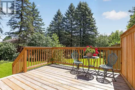 88 Furlong Crescent Ottawa ON K2M 2H9