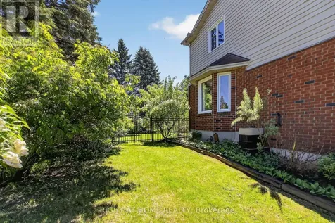 88 Furlong Crescent Ottawa ON K2M 2H9