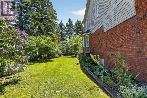 88 Furlong Crescent Ottawa ON K2M 2H9