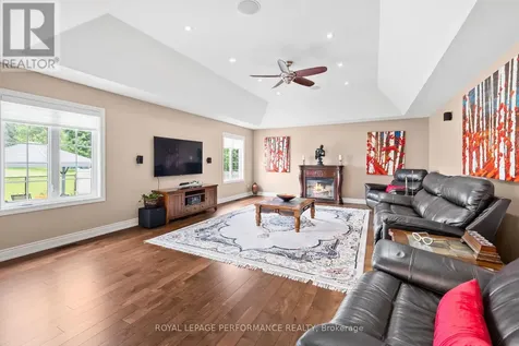 1453 Notre Dame Street Russell ON K0A 1W0