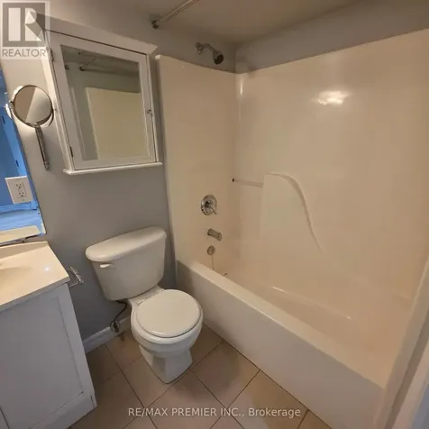 1487 King Street Toronto (south Parkdale) ON M6K 1J4