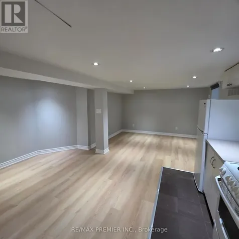1487 King Street Toronto (south Parkdale) ON M6K 1J4