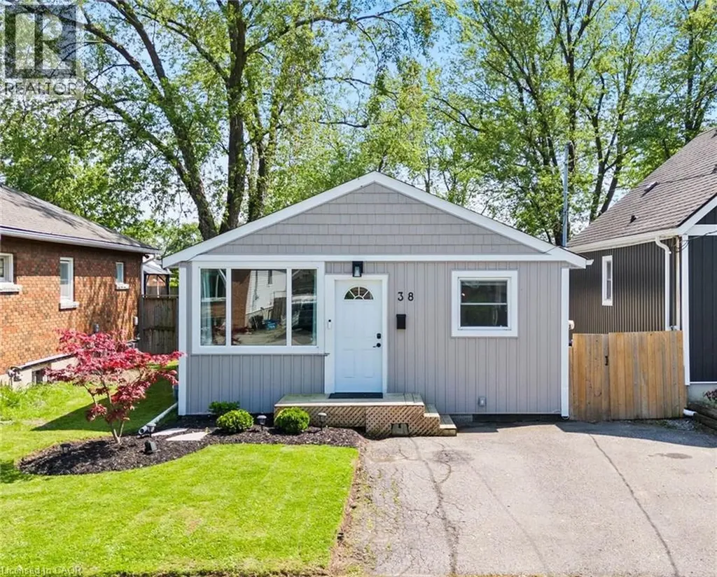 38 Alexandra Boulevard St. Catharines ON L2P 1J9