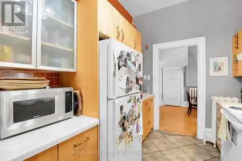 66 Delaware Avenue Ottawa ON K2P 0Z3